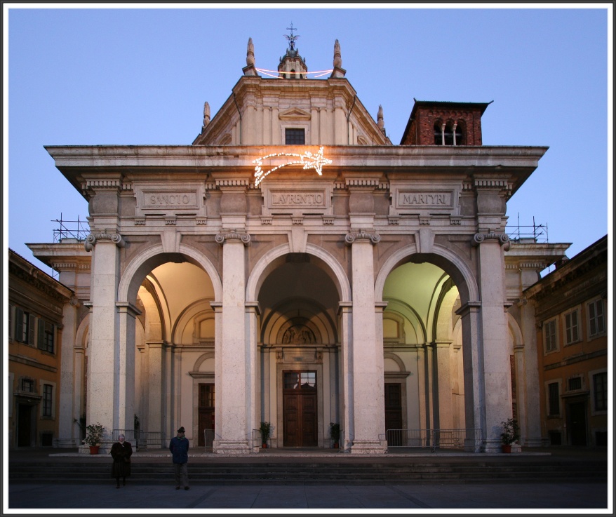 Clicca per scorrere le foto originali ingrandite