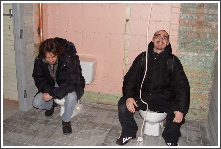 Clicca per scorrere le foto originali ingrandite